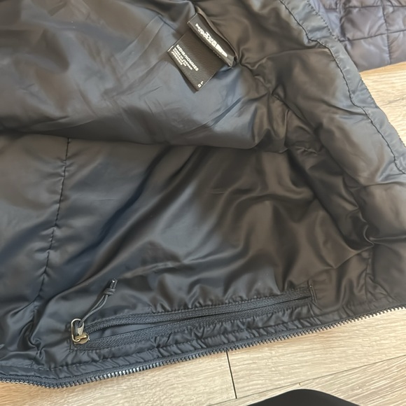 Lightly used north face jacket - Picture 4 of 4